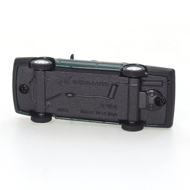 XCARTOYS Miniature Model Alloy Diecast Automotive Model 1/64 SANTANA Wagon Y22-01 Car Kids Xmas Gift Toys for Boys