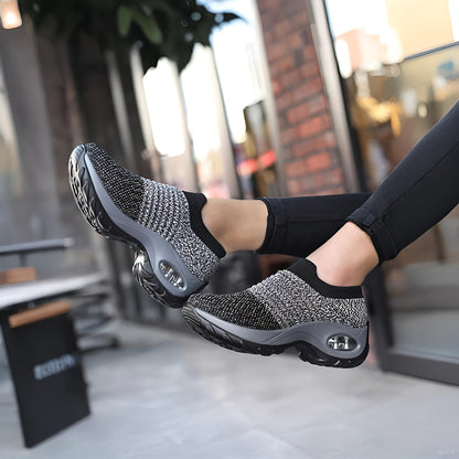 حذاء رياضي نسائي خفيف الوزن ذو نعل سميك ومبطن بالهواء، حذاء جري شبكي منخفض الارتفاع، حذاء نسائي