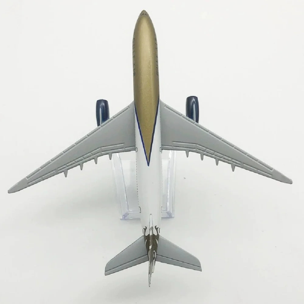 Scale 1:400 Metal Aircraft Replica Gulf Air A330 Airplane Diecast Model Aviation Plane Collectible Toys for Boys