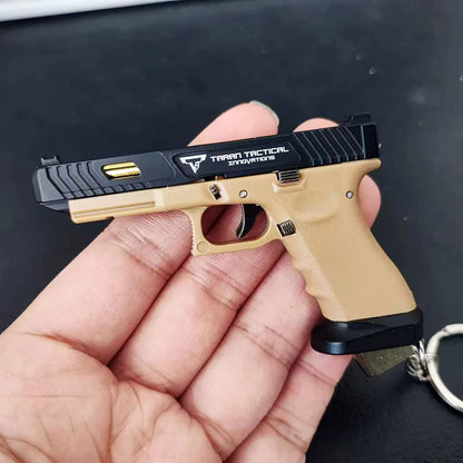 1:3 Alloy 92f Pistol Model Mini 1911 Gun Keychain Bag Pendant Detachable Toy Gun For Adult Kids Gift