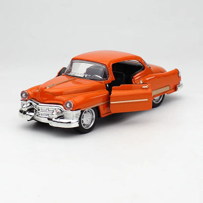 1:32 Cadillac Alloy Diecast Vintage Car Model Classic Pull Back Car Miniature Vehicle Simulate Car Ornaments Collection Toys car