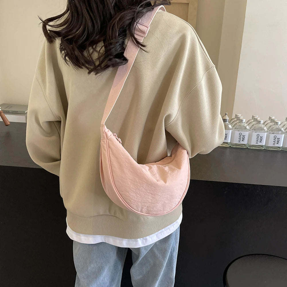 Women Fashion Cloud Shoulder Bag Solid Color Crossbody Crescent Bag Stylish Crossbody Bag Adjustable Strap for Vacation Party