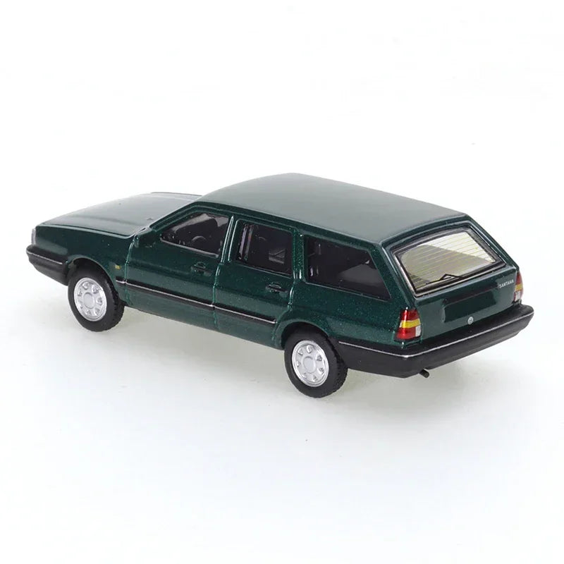 XCARTOYS Miniature Model Alloy Diecast Automotive Model 1/64 SANTANA Wagon Y22-01 Car Kids Xmas Gift Toys for Boys