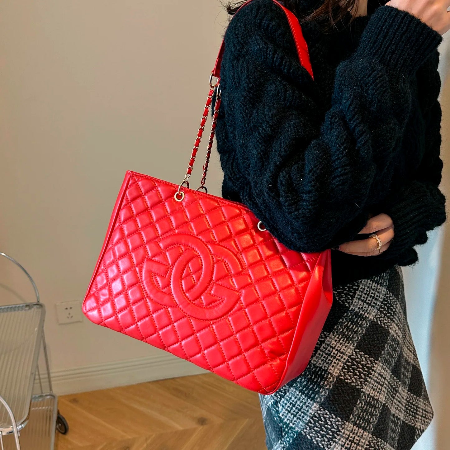 Paris Fashion Zipper Shoulder Bag Women's High-Quality Leather Crossbody Bag Classic And Trendy Handbag