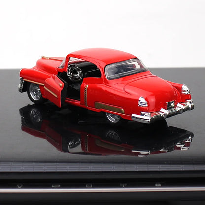1:32 Cadillac Alloy Diecast Vintage Car Model Classic Pull Back Car Miniature Vehicle Simulate Car Ornaments Collection Toys car
