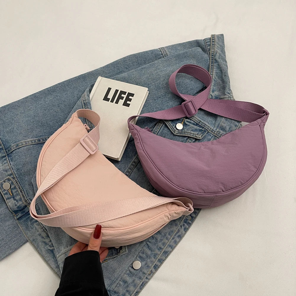 Women Fashion Cloud Shoulder Bag Solid Color Crossbody Crescent Bag Stylish Crossbody Bag Adjustable Strap for Vacation Party
