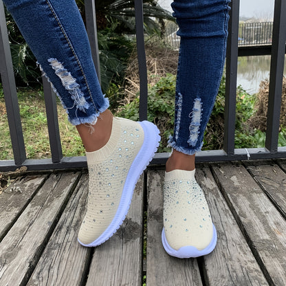 حذاء رياضي نسائي خفيف الوزن برباط منخفض من الأعلى، مصنوع من شبكة ملونة قابلة للتنفس